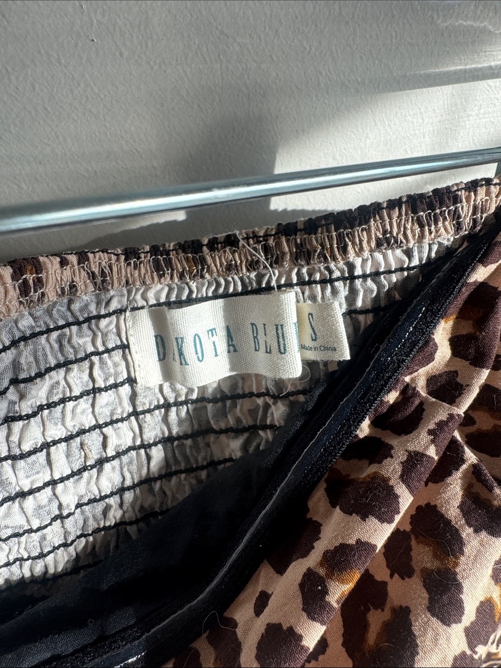 Leopard Print Ruffled Strapless Top - Picture 3 of 4